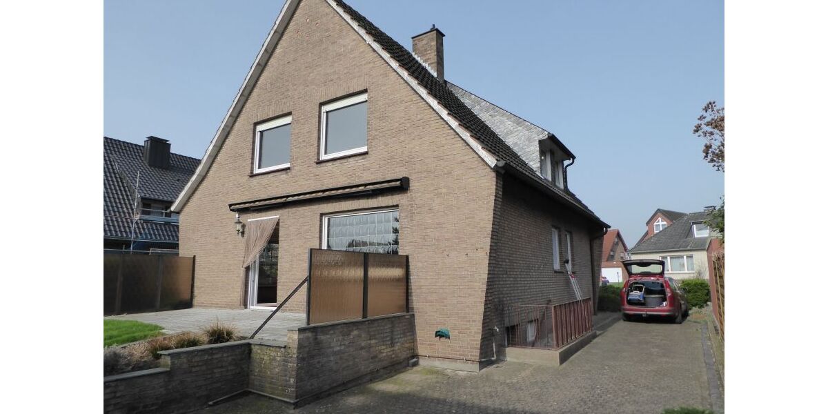 Provisionsfrei* Geräumiges, solides 2-FH mit Keller in Top Lage !!! - Zweifamilienhaus Wesel Obrighoven | Angebot:25566115