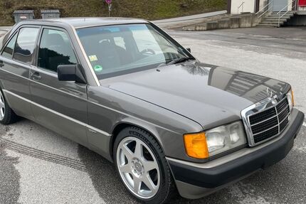 Mercedes-Benz 190 273.000 km 17.000 € Wuppertal 42281