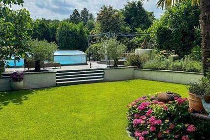 Haus Neuss Selikum - 9 Zimmer, 390 m&sup2;, 1.750.000&euro; | Angebot:24557679