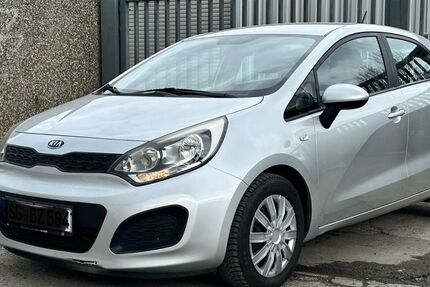 Kia Rio 146.000 km 4.255 € Neuss 41460