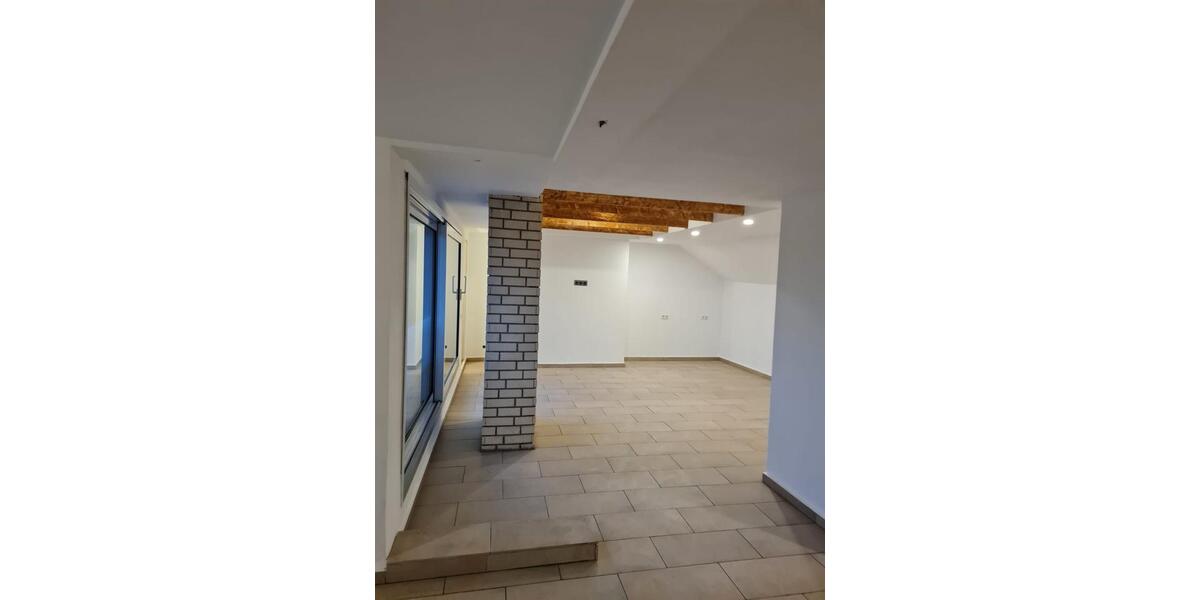 Dachgeschoßwohnung Duisburg Hamborn - 3 Zimmer, 93 m&sup2;, 950&euro; | Angebot:24612577