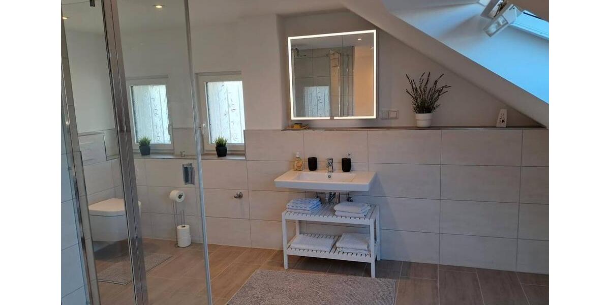Dachgeschoßwohnung Duisburg Hamborn - 2 Zimmer, 82 m&sup2;, 650&euro; | Angebot:26562111