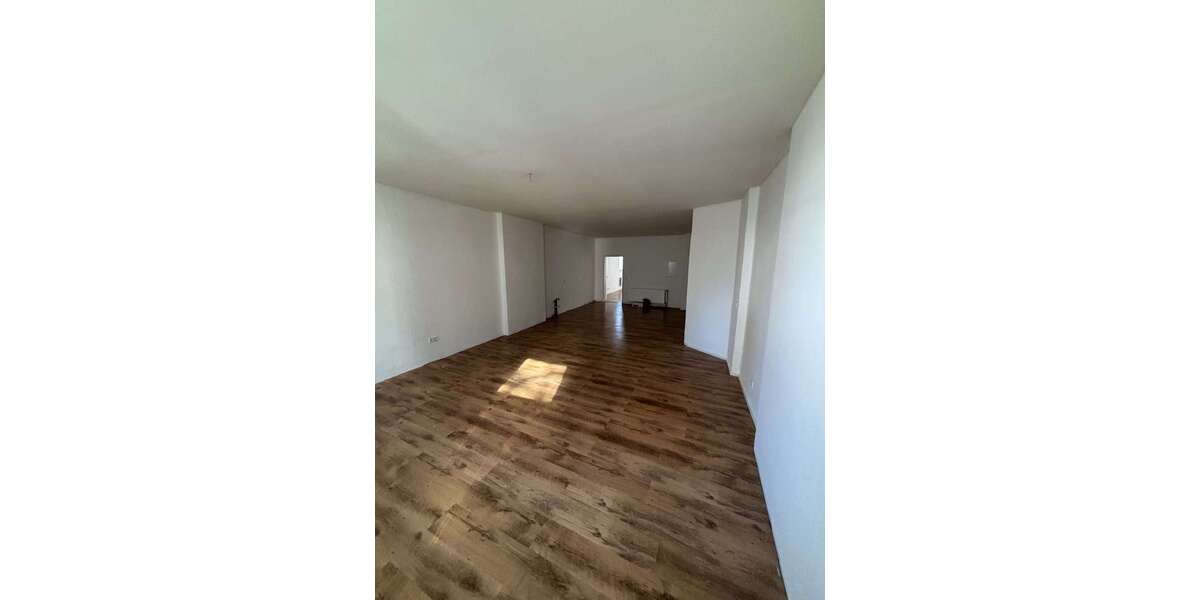 Etagenwohnung Duisburg Ruhrort - 4 Zimmer, 110 m&sup2;, 600&euro; | Angebot:25450619