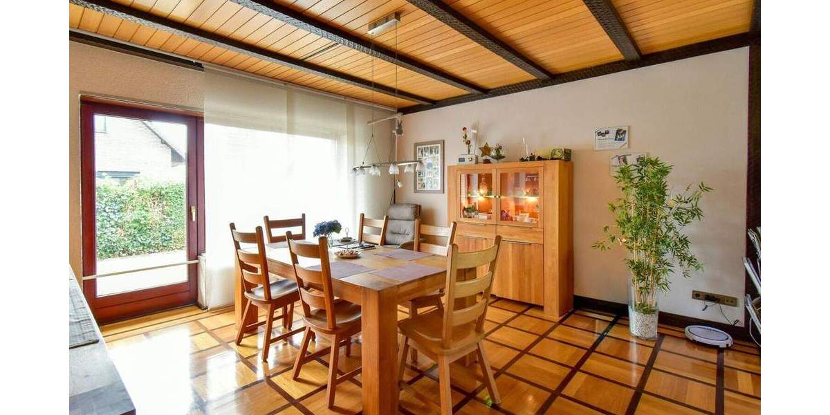 Besonderes, massives Einfamilienhaus in Duisburg-Mündelheim - pflegeleicht, hell & energieeffizient 4 zimmer