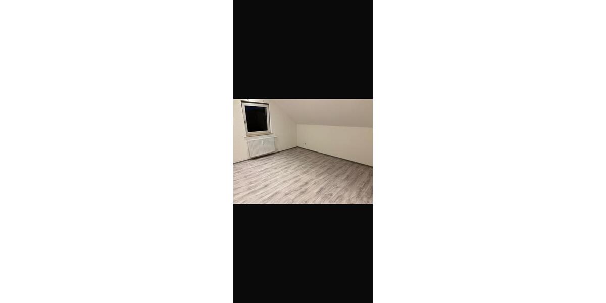 Dachgeschoßwohnung Krefeld Benrad - 2 Zimmer, 65 m&sup2;, 850&euro; | Angebot:25443990