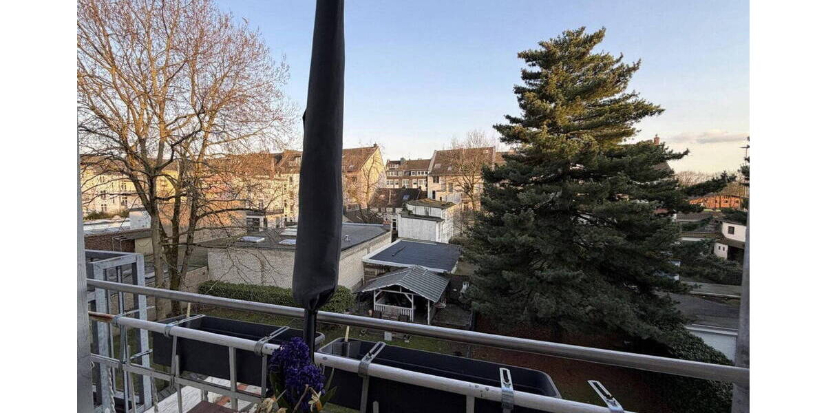 Etagenwohnung Düsseldorf Eller - 3 Zimmer, 96 m&sup2;, 1.340&euro; | Angebot:26434462