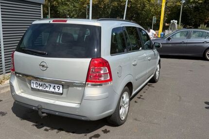 Opel Zafira 204.000 km 2.699 &euro; Düsseldorf 40627