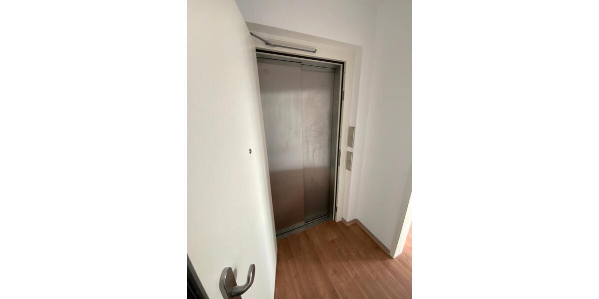 Dachgeschoßwohnung Meerbusch - 3 Zimmer, 111 m&sup2;, 1.589&euro; | Angebot:26261080