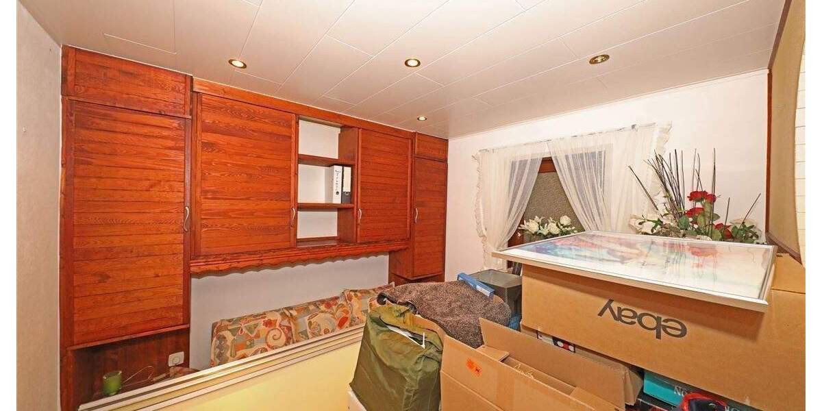 Reihenmittelhaus Düsseldorf Lierenfeld - 3 Zimmer, 130 m&sup2;, 425.000&euro; | Angebot:25631739