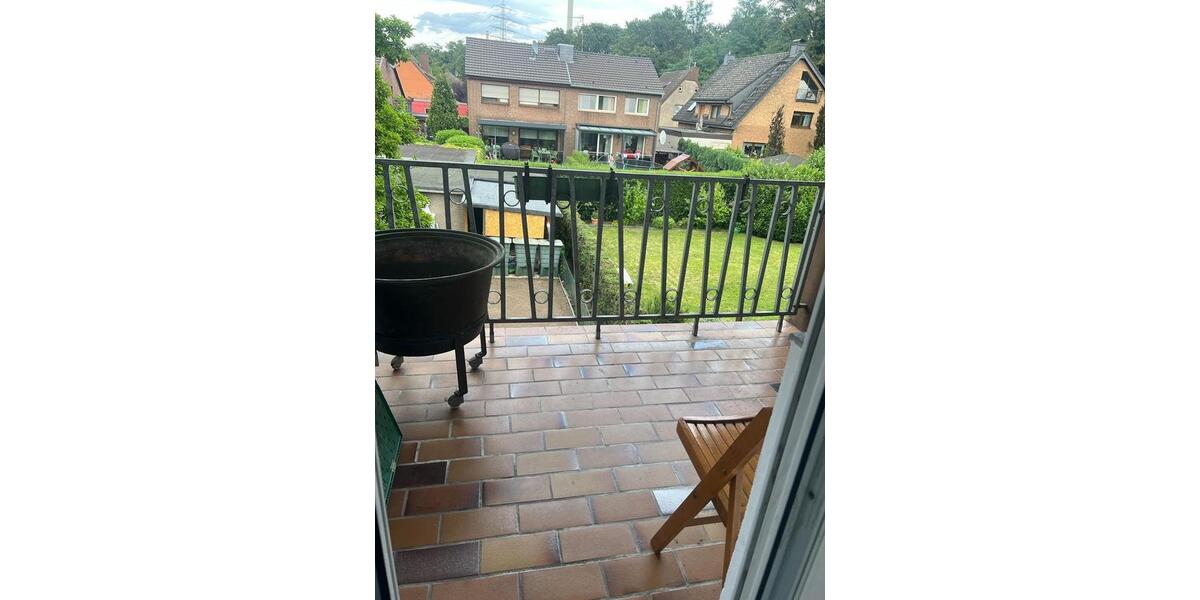 Erdgeschoßwohnung Duisburg Huckingen - 4 Zimmer, 95 m&sup2;, 1.200&euro; | Angebot:25235977