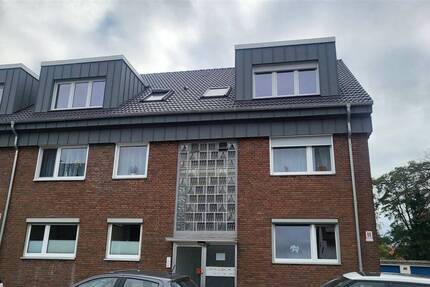 Helle, moderne und bezugsfertige Dachgeschosswohnung 2 zimmer