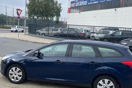 Ford Focus 148.400 km 4.899 &euro; Düsseldorf 40599