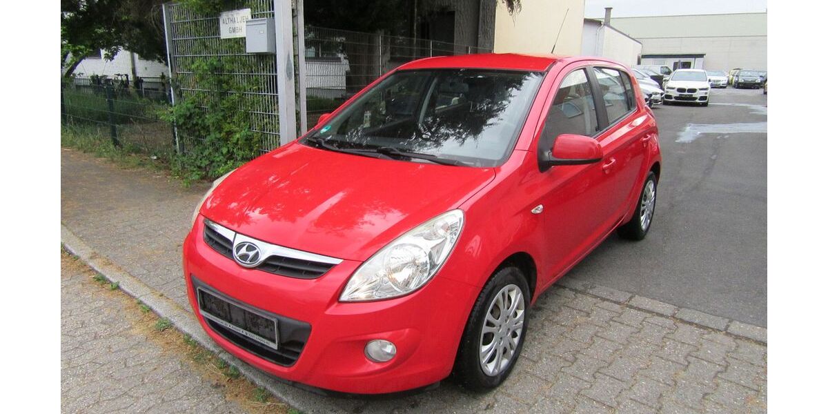 Hyundai i20 124.000 km 1.900 &euro; Düsseldorf 40231