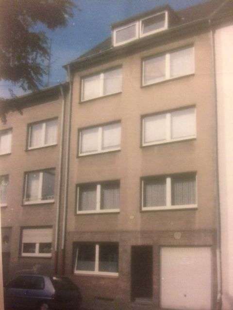 Haus zum Kaufen in Krefeld 375.000 € 254 m²