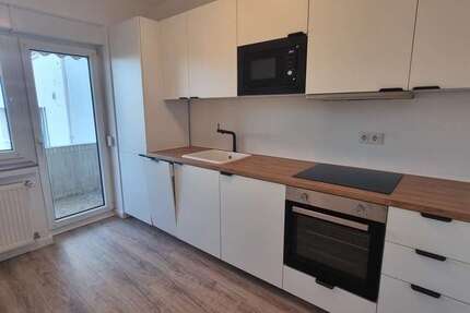 Wohnung Düsseldorf / Bilk Bilk - 4 Zimmer, 94 m&sup2;, 1.760&euro; | Angebot:26947344