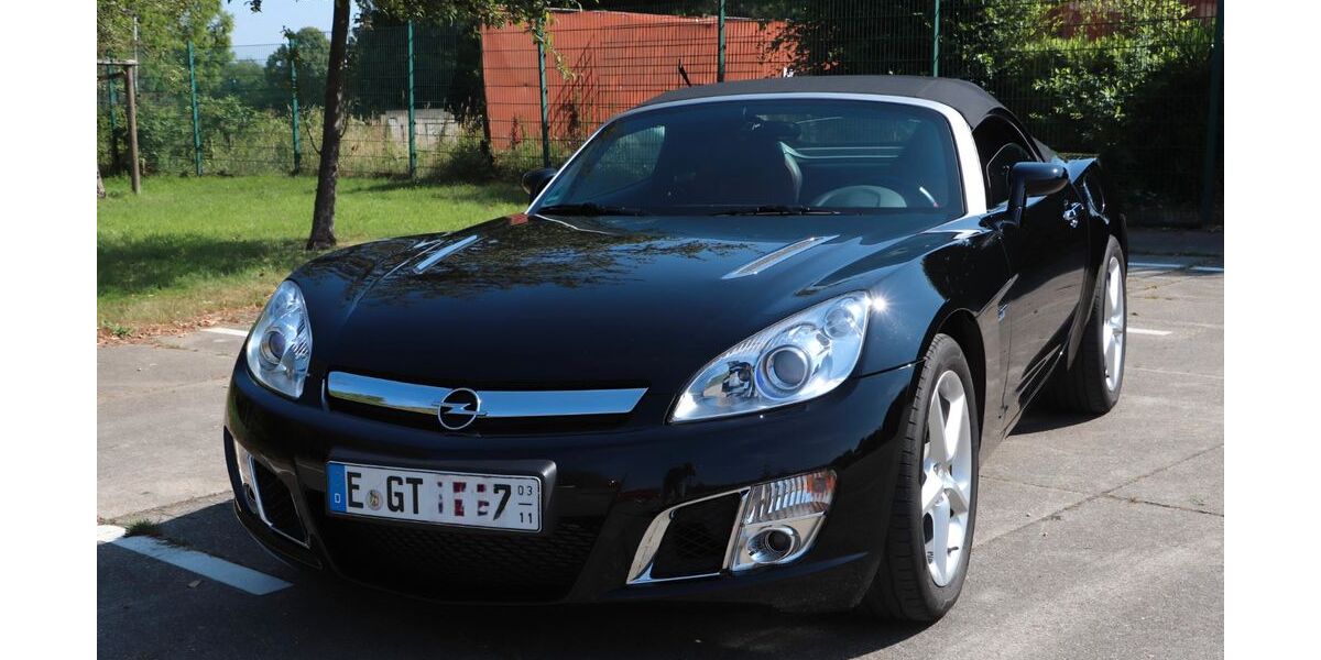 Opel GT 30.343 km 15.599 &euro; Essen 45355
