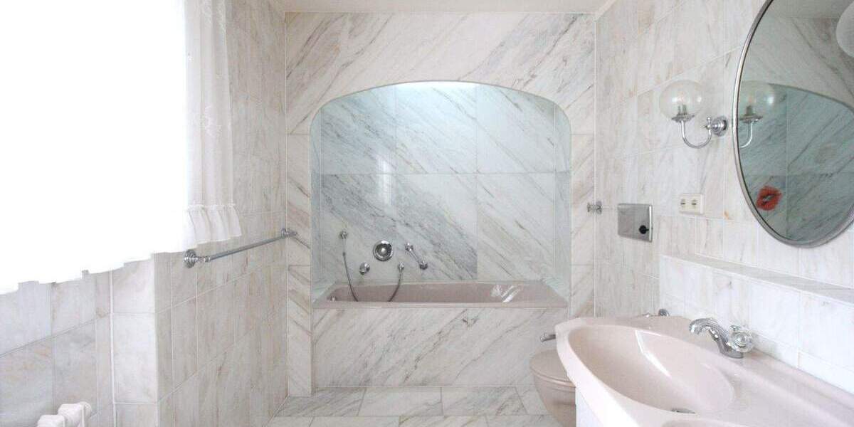 Einfamilienhaus Ratingen Hösel - 9 Zimmer, 303 m&sup2;, 1.450.000&euro; | Angebot:24462555