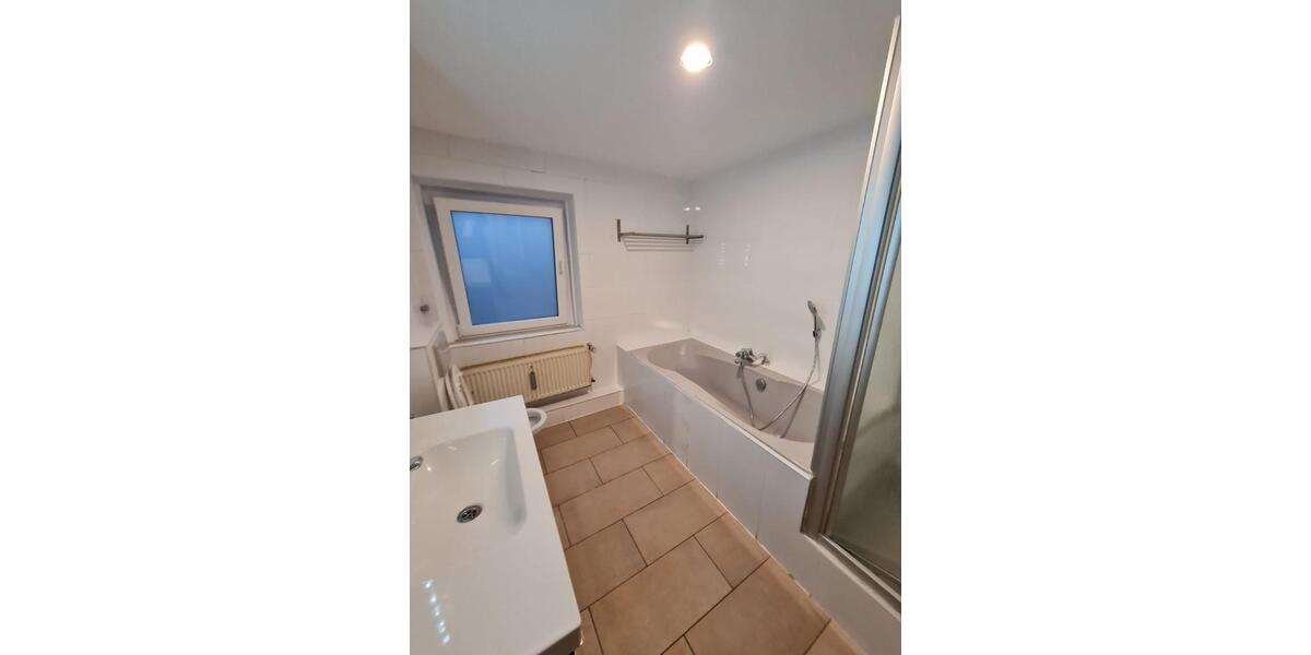 Dachgeschoßwohnung Duisburg Hamborn - 3 Zimmer, 93 m&sup2;, 950&euro; | Angebot:24612577