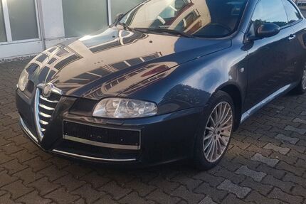 Alfa Romeo GT 214.000 km 2.599 € Düsseldorf 40231