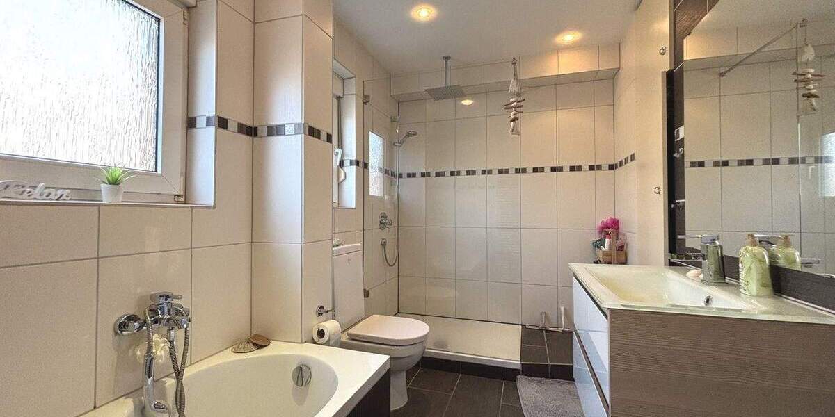 Doppelhaushälfte Oberhausen Osterfeld-West - 6 Zimmer, 161 m&sup2;, 449.000&euro; | Angebot:25686859