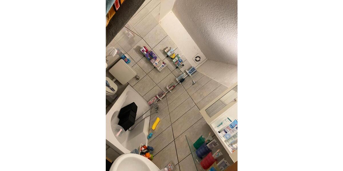 Erdgeschoßwohnung Duisburg Mittelmeiderich - 3 Zimmer, 80 m&sup2;, 618&euro; | Angebot:26225015
