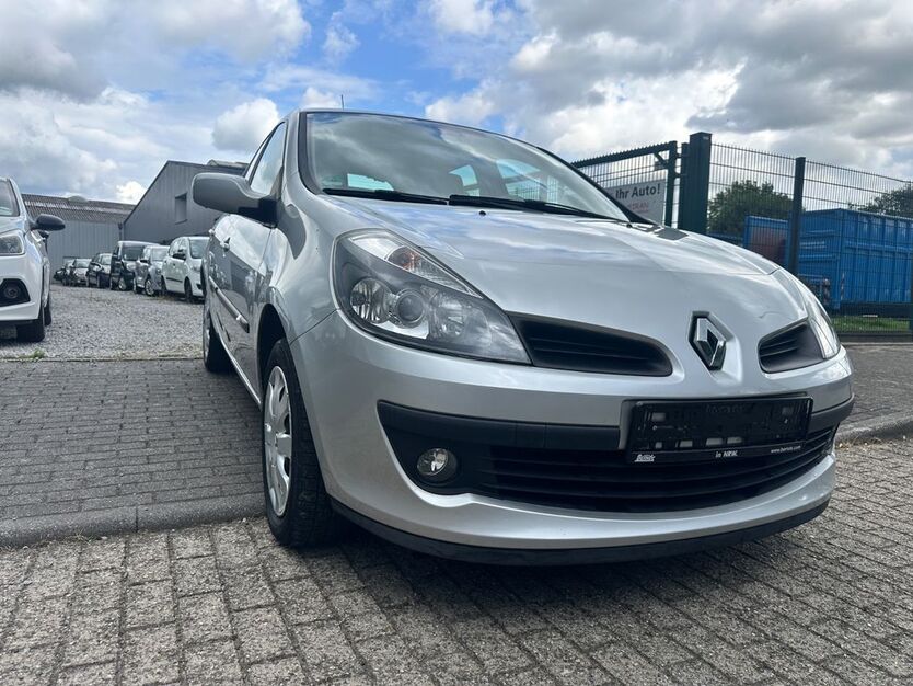 Renault Clio 180.000 km 2.450 € Geldern 47608