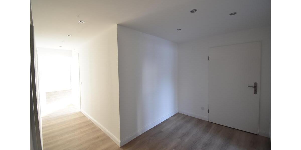 Erdgeschoßwohnung Neuss Erfttal - 3 Zimmer, 90 m&sup2;, 1.245&euro; | Angebot:25258288