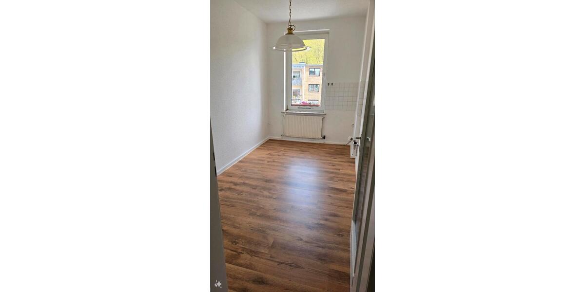 Etagenwohnung Ratingen Tiefenbroich - 4 Zimmer, 80 m&sup2;, 1.300&euro; | Angebot:24757128