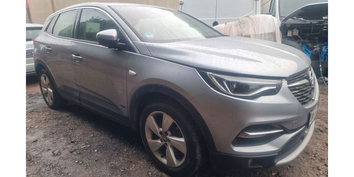 Opel Grandland (X) 121.000 km 16.900 € Gelsenkirchen 45884
