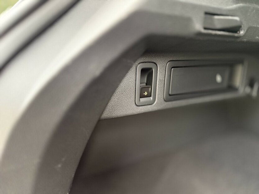Tiguan R-Line - DAB - Kamera - AAC - Carplay