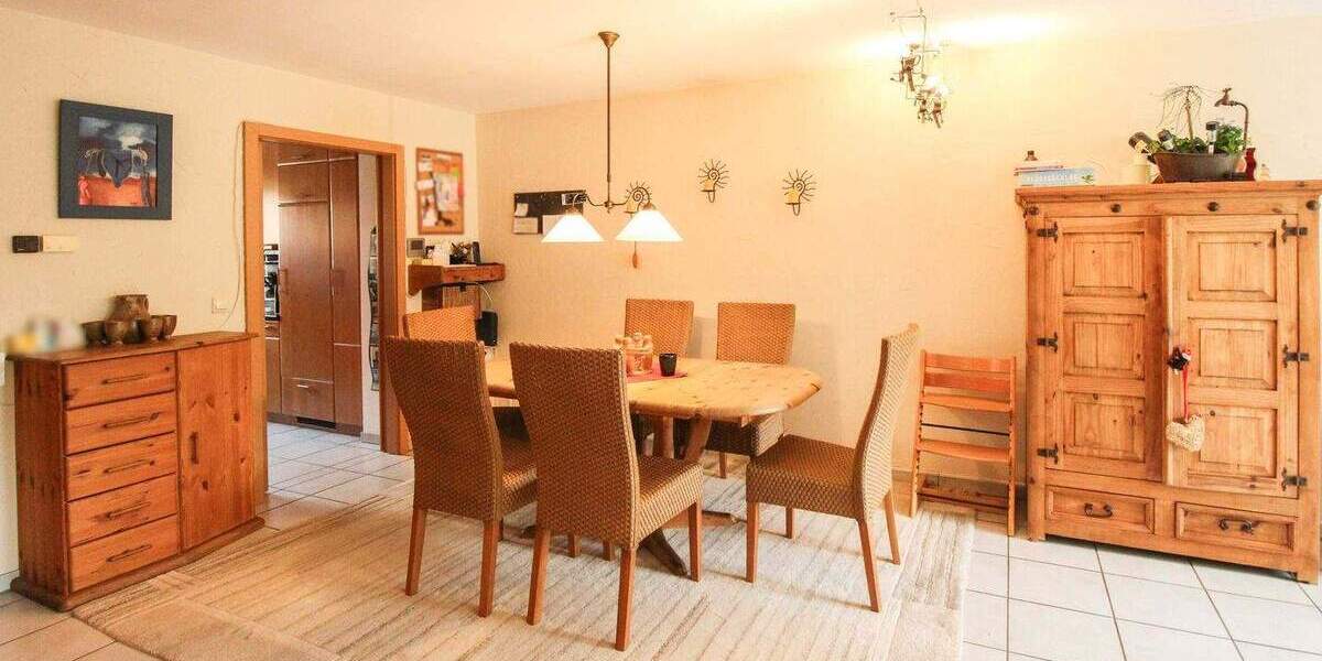 Reihenmittelhaus Neuss Stadionviertel - 6 Zimmer, 141 m&sup2;, 549.000&euro; | Angebot:25611828