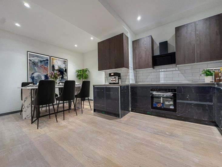 Etagenwohnung Oberhausen Altstadt-Süd - 2 Zimmer, 127 m&sup2;, 1.250&euro; | Angebot:25142156