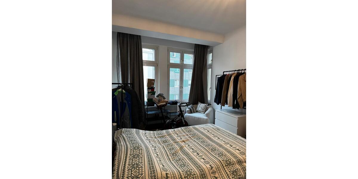 Etagenwohnung Düsseldorf Oberbilk - 1 Zimmer, 84 m&sup2;, 900&euro; | Angebot:24495233