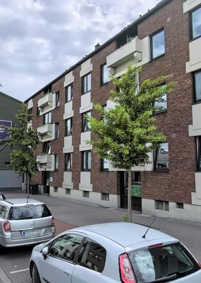 Kernsanierte 4 Zimmer Whg inkl Küche und 2 Großen Terassen