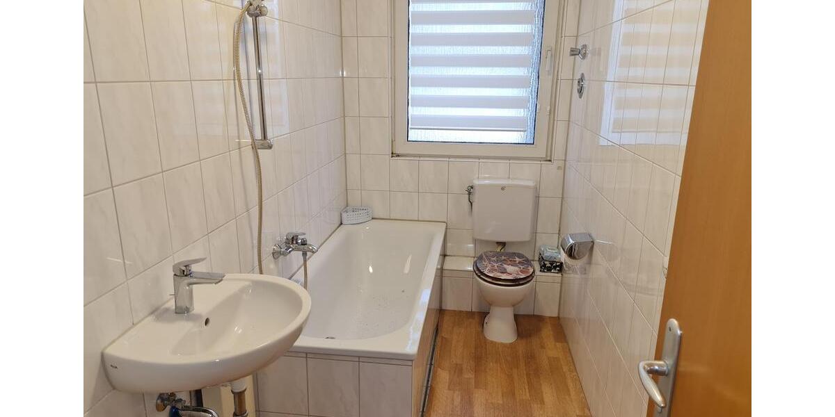 Schöne 4-Zimmer-Wohnung im 1.Obergeschoss zu vermieten! 4 zimmer