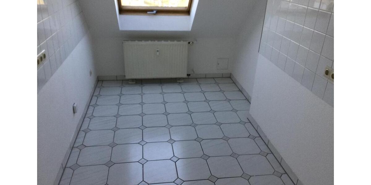 Dachgeschoßwohnung Krefeld Cracau - 2.5 Zimmer, 65 m&sup2;, 560&euro; | Angebot:25420402