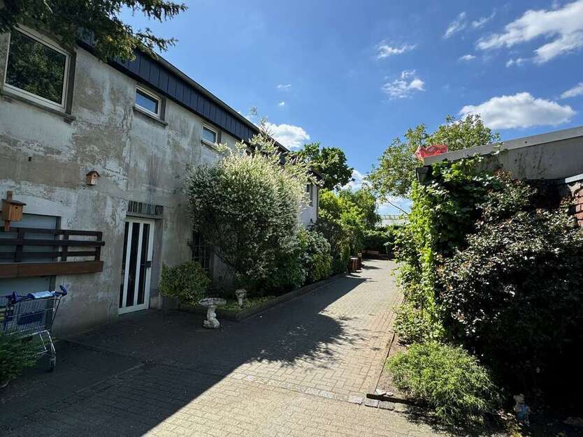 Halle in Essen 750 € 114 m²