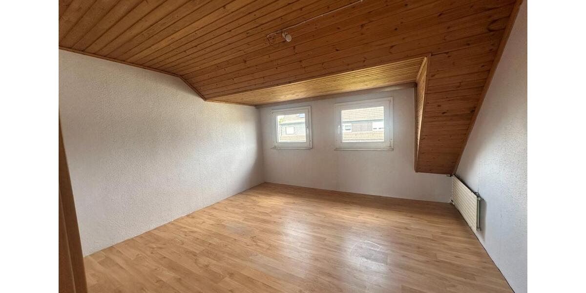 Einfamilienhaus Duisburg Walsum - 7 Zimmer, 150 m&sup2;, 390.000&euro; | Angebot:27146197