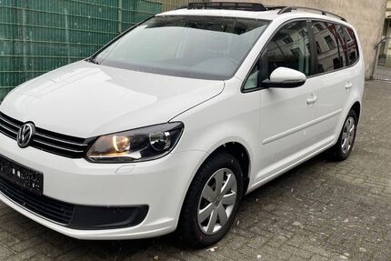 VW Touran 159.987 km 8.800 &euro; Düsseldorf 40547