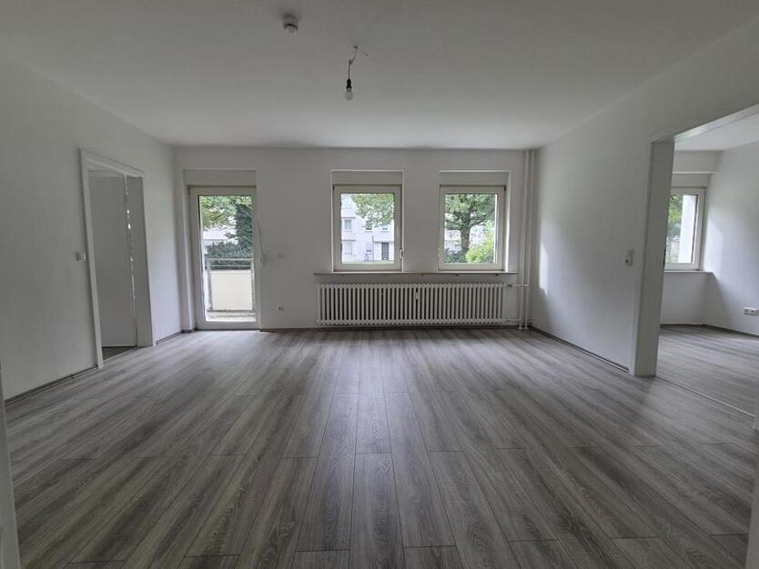 Helle 4-Zimmer-Wohnung mit Balkon! zimmer