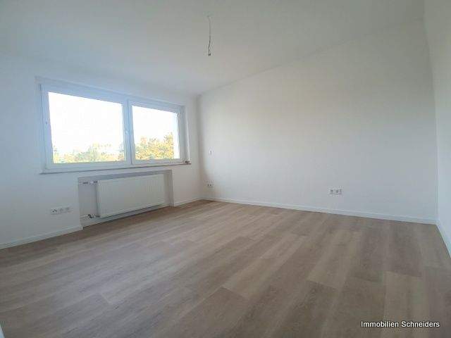 Krefeld-Cracau, Freiligrathstraße 42 - Tolle, kernsanierte 3-Zimmer-Wohnung mit Balkon ab Mitte Oktober zu mieten !! 3 zimmer