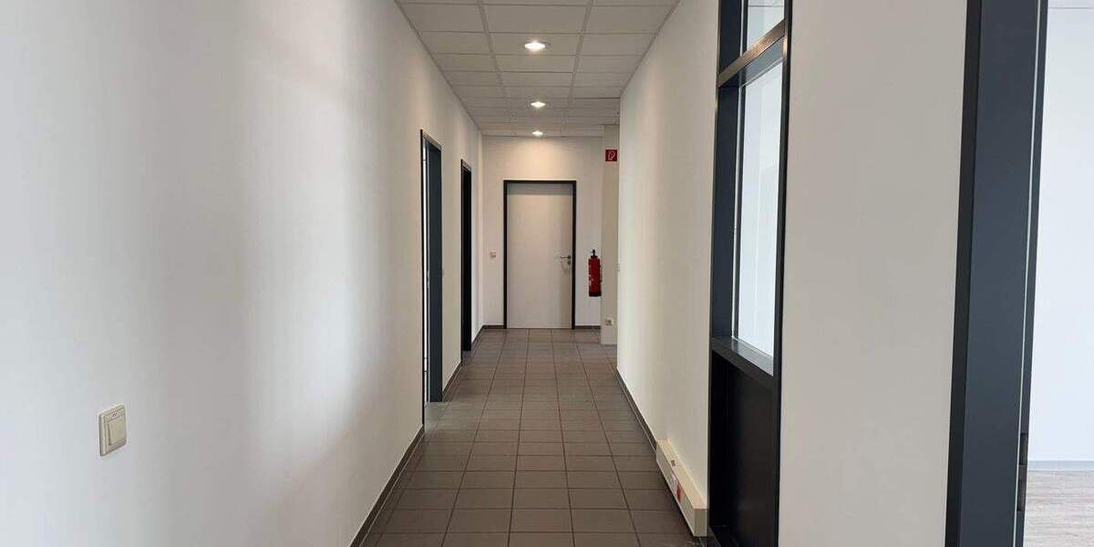 Gewerbeobjekt Willich Münchheide - 7 Zimmer, 246 m&sup2;, 2.460&euro; | Angebot:24789280