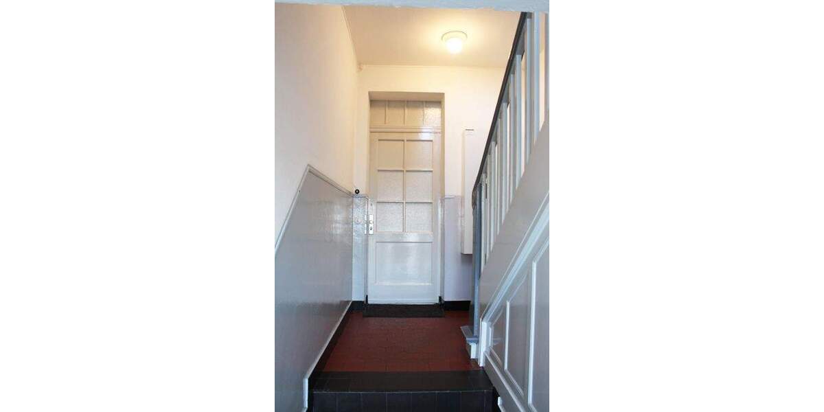 Zwei gepflegte Mehrfamilienhäuser mit grossem Garten in Krefeld-Inrath 2 zimmer