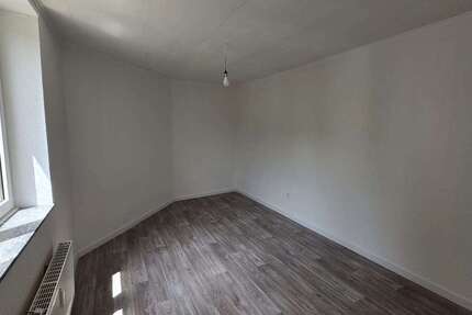 Haus Duisburg Hamborn - 3 Zimmer, 90 m&sup2;, 975&euro; | Angebot:27120386