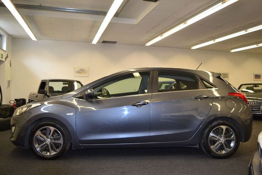 i30