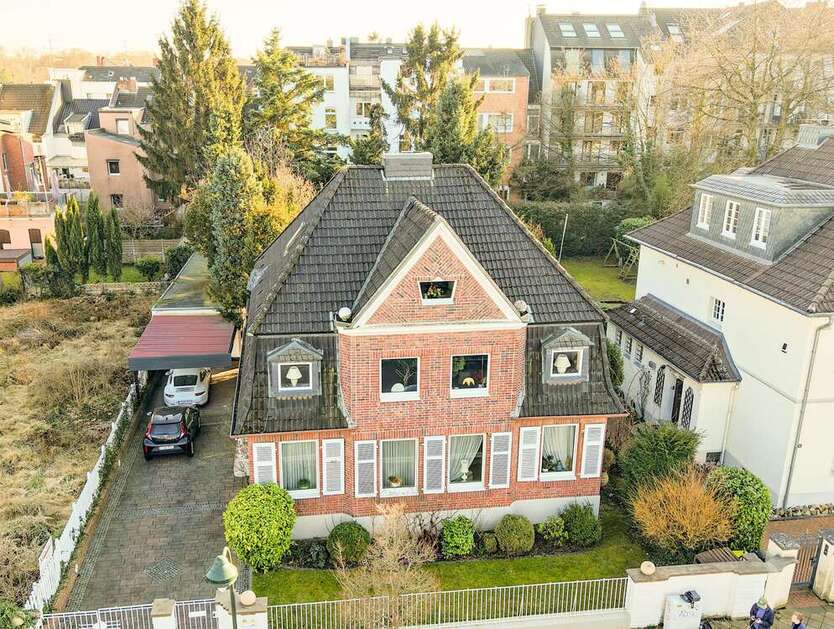 Haus zum Kaufen in Düsseldorf 1.450.000 € 190 m²