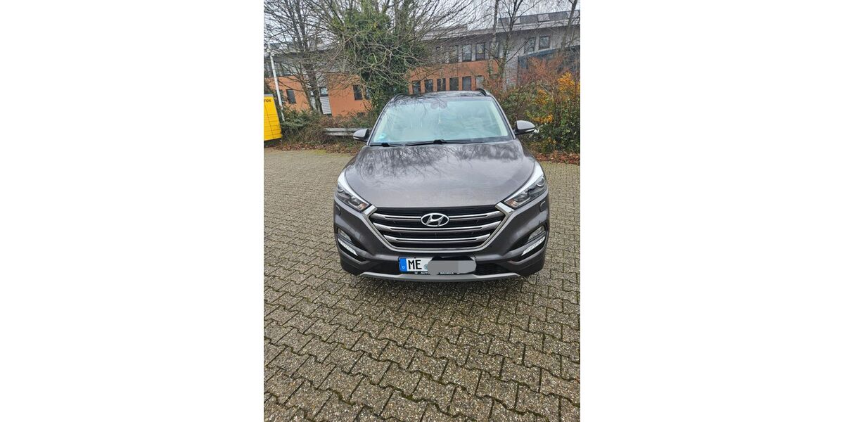 Hyundai TUCSON 142.000 km 15.500 &euro; Velbert 42551