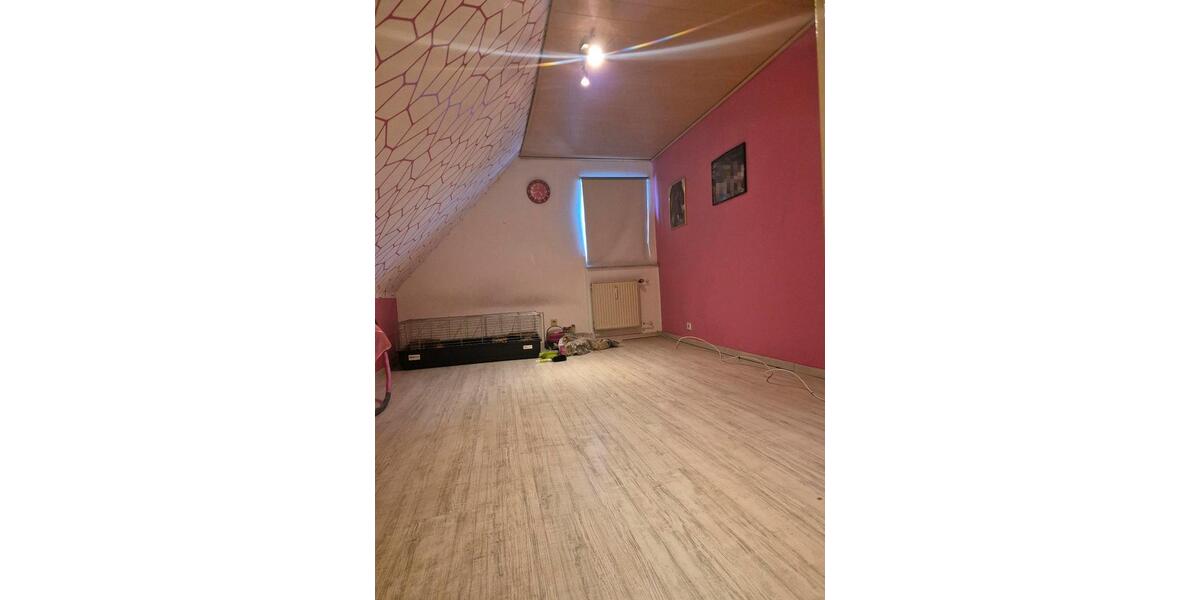 Doppelhaushälfte Duisburg Rheinhausen - 8 Zimmer, 167 m&sup2;, 380.000&euro; | Angebot:27038011