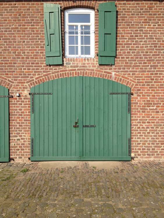 Halle in Neuss 150 € 25 m²