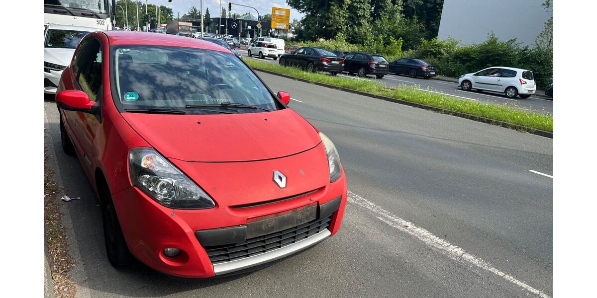 Renault Clio 133.000 km 799 &euro; Essen 45145